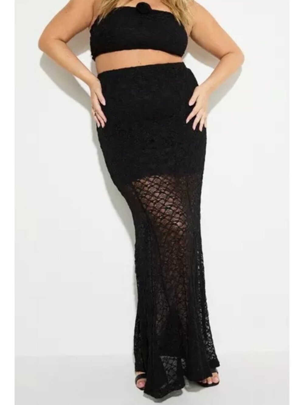 Torrid LoveSick Rosette Lace maxi skirt size 2